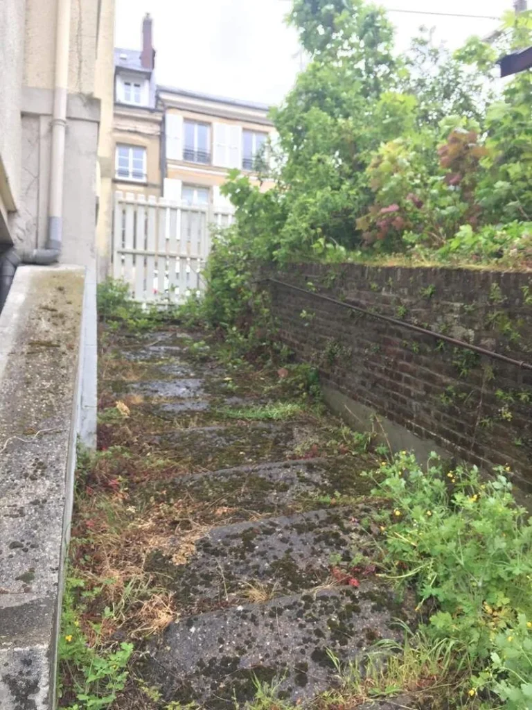 Architecture d’intérieur en Normandie – rénovation complète de maison entre Lisieux et Merville-Franceville. Aménagement intérieur avec matériaux naturels et ambiance lumineuse. Avant travaux
