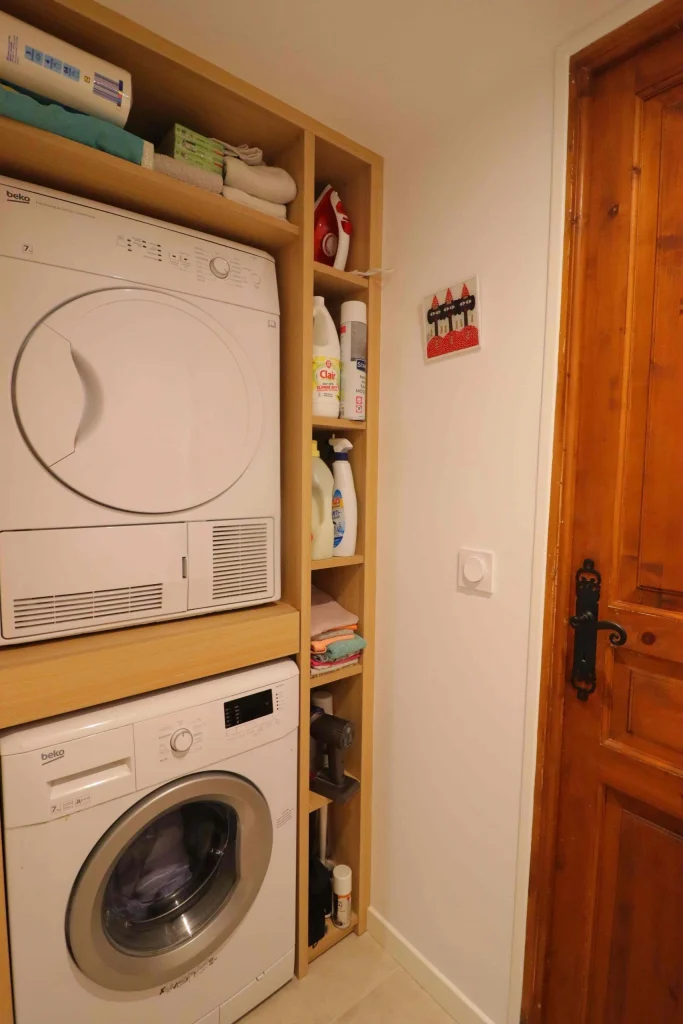 Architecture d’intérieur en Normandie – rénovation complète de maison entre Lisieux et Merville-Franceville. Rénovation de salle d’eau avec optimisation des petits espaces.Après travaux