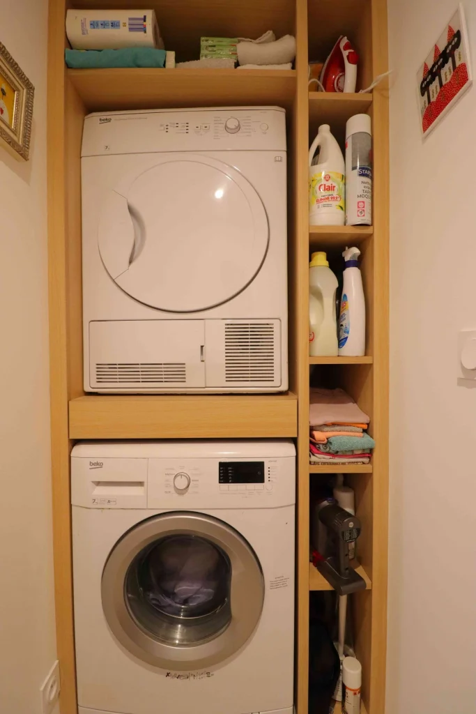 Architecture d’intérieur en Normandie – rénovation complète de maison entre Lisieux et Merville-Franceville. Rénovation de salle d’eau avec optimisation des petits espaces.Après travaux