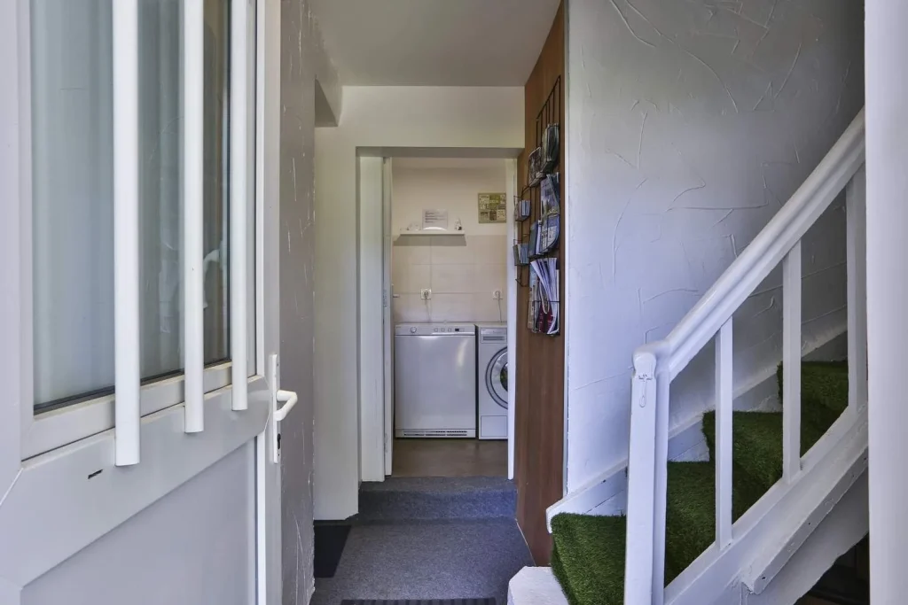 Architecture d’intérieur en Normandie – rénovation complète de maison entre Lisieux et Merville-Franceville. Aménagement intérieur avec matériaux naturels et ambiance lumineuse. Après travaux