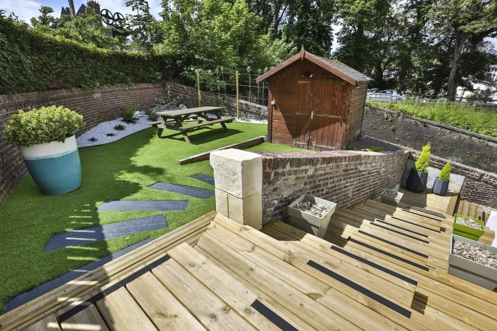 Architecture d’intérieur en Normandie – rénovation complète de maison entre Lisieux et Merville-Franceville. Aménagement intérieur avec matériaux naturels et ambiance lumineuse. Après travaux